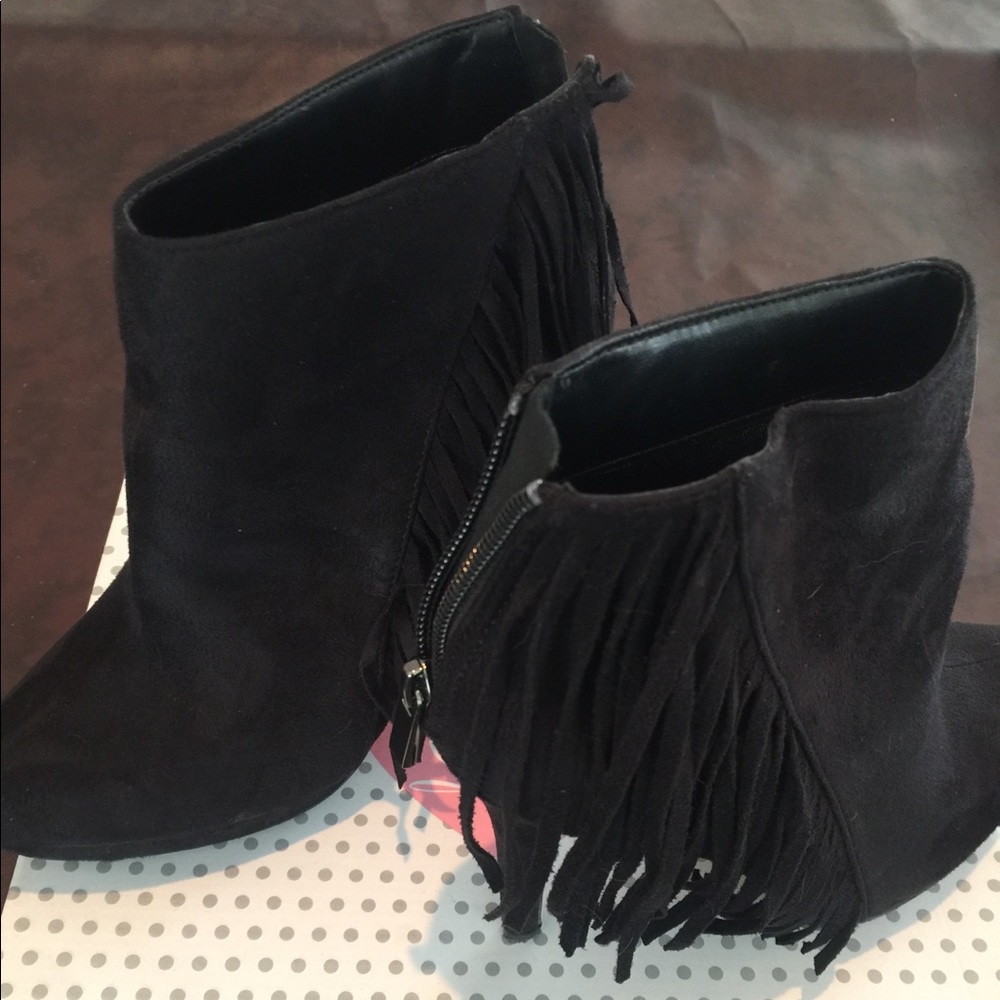 Booties - Picture 4 of 4